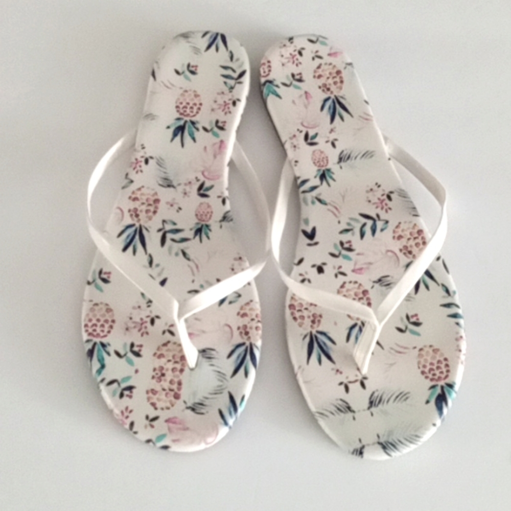 LC Lauren Conrad Sandals